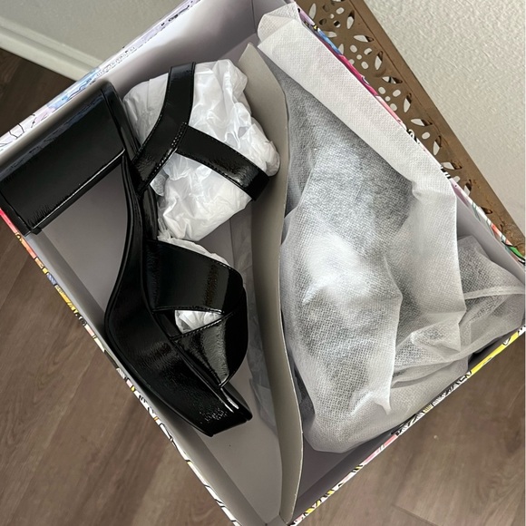 Jeffrey Campbell Amma-NW Crinkle Patent Platform Sandals Black Women's 9 NWB - Picture 6 of 6